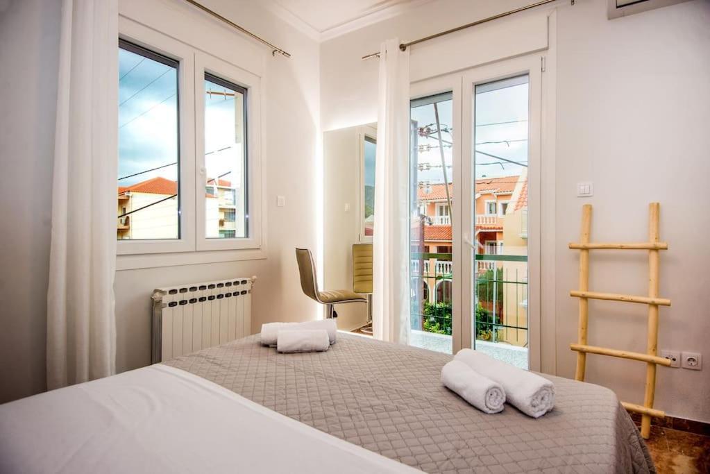 Kurti Apartments Аргостолион Екстериор снимка